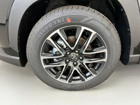 Used 2026 Toyota Corolla Cross XLE w/ Convenience Package AWD/4WD image 37
