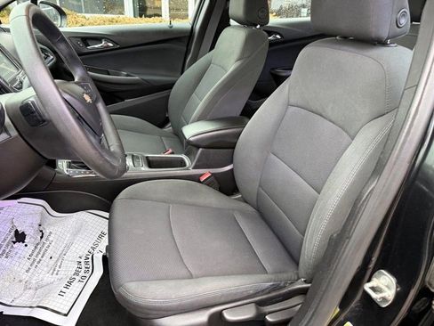 Used 2017 Chevrolet Cruze LT image 16
