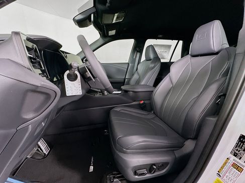 New 2026 Lexus TX 500h AWD image 22