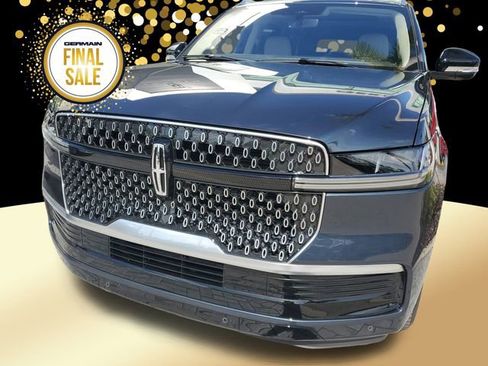 New 2025 Lincoln Navigator Reserve image 11