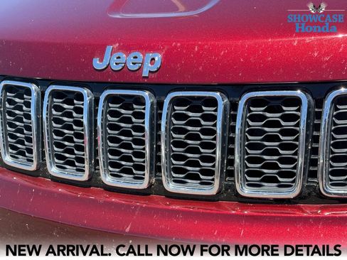 Used 2018 Jeep Grand Cherokee Laredo RWD image 9