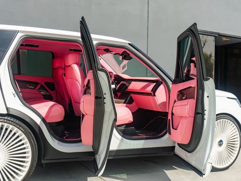 Used 2025 Land Rover Range Rover SE image 51