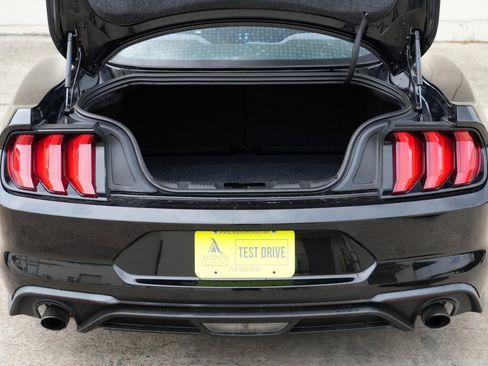 Used 2020 Ford Mustang Coupe RWD image 9