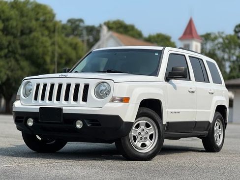 Used 2015 Jeep Patriot Sport w/ Power Value Group FWD image 1