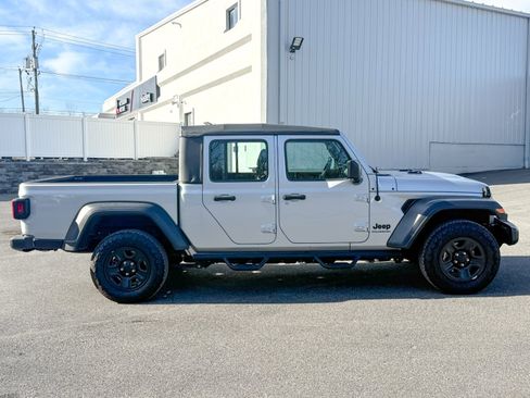 Used 2023 Jeep Gladiator Sport w/ Trailer Tow Package image 8