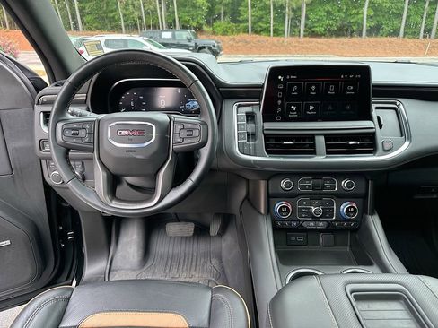 Used 2024 GMC Yukon AT4 w/ AT4 Premium Package AWD/4WD image 19