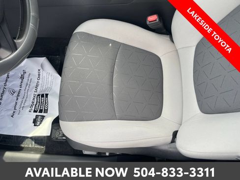 Used 2020 Toyota RAV4 XLE FWD image 28