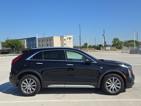 Used 2021 Cadillac XT4 Premium Luxury AWD/4WD image 2