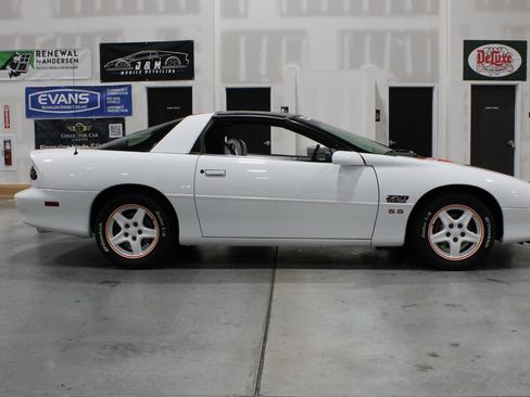 Used 1997 Chevrolet Camaro Z28 w/ Preferred Equipment Group 2 RWD image 25