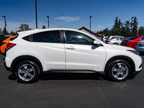 Used 2021 Honda HR-V LX image 8