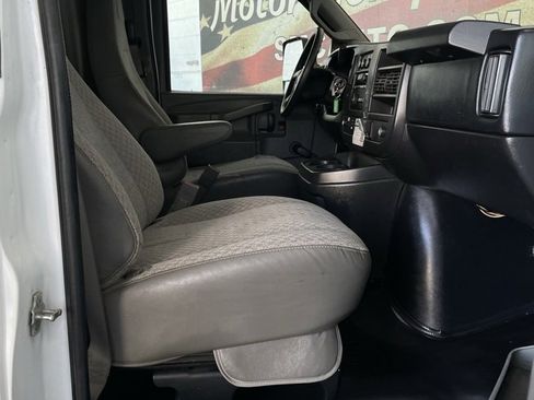 Used 2016 Chevrolet Express 3500 image 23