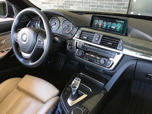 Used 2017 BMW 430i Convertible image 10