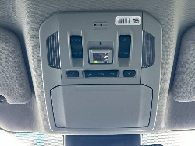 Used 2022 Toyota Highlander XLE AWD/4WD image 78