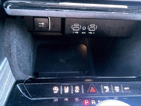 Used 2024 Jeep Wagoneer L Series II w/ Premium Group I image 32