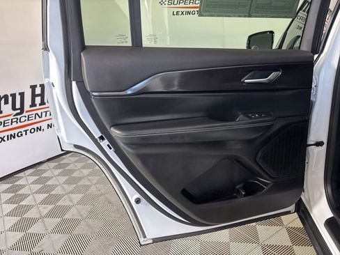 Used 2023 Jeep Grand Cherokee L Laredo AWD/4WD image 22