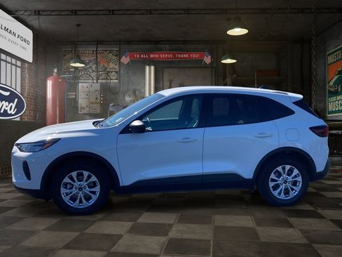 Used 2025 Ford Escape Active FWD image 3
