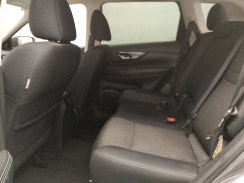 Used 2018 Nissan Rogue S image 18