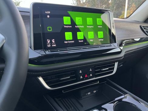 New 2026 Volkswagen Atlas SEL Premium R-Line AWD/4WD image 18