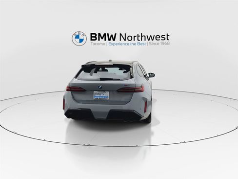 New 2027 BMW M5 Touring AWD/4WD image 2