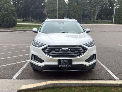 Used 2019 Ford Edge SEL w/ Equipment Group 201A AWD/4WD image 2