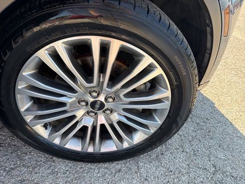 Used 2018 Lincoln MKX Reserve w/ Lincoln MKX Climate Package image 10