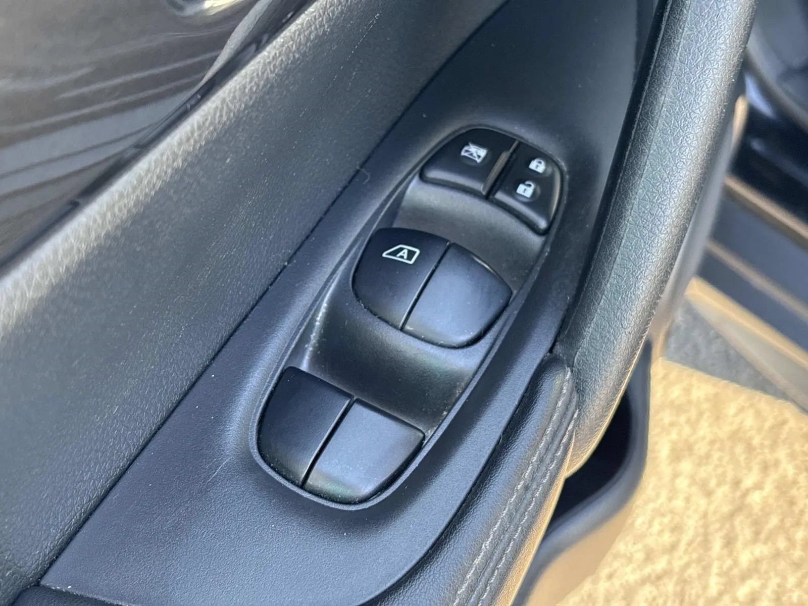 Used 2020 Nissan Rogue SV AWD/4WD image 26