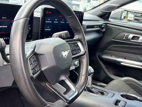 Used 2024 Ford Mustang Coupe RWD image 5