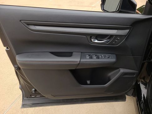 Used 2025 Honda CR-V Sport-L image 18