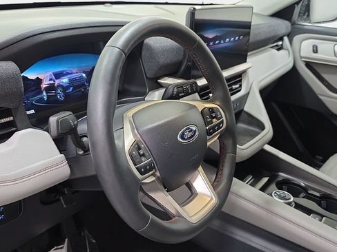 Certified 2025 Ford Explorer Active w/ Active Comfort Package AWD/4WD image 14