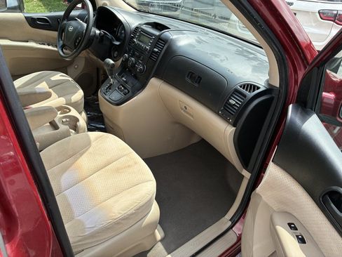 Used 2008 Hyundai Entourage GLS FWD image 18