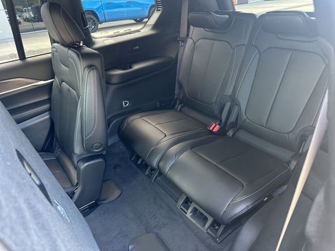 Used 2025 Jeep Grand Cherokee L Limited image 21