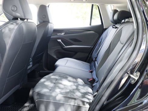 Certified 2025 Volkswagen Tiguan SE FWD image 27