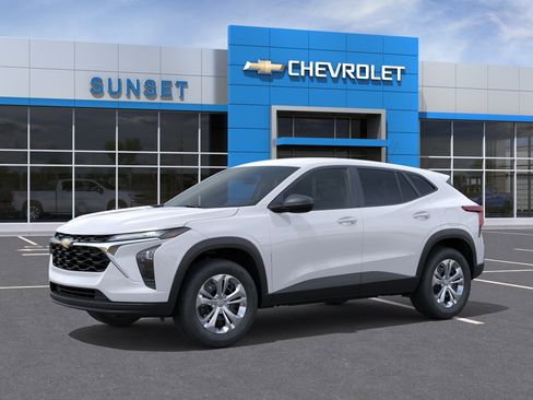 New 2026 Chevrolet Trax LS FWD image 2