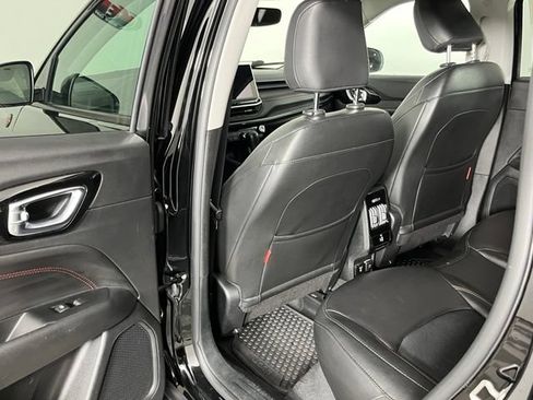 Used 2022 Jeep Compass Trailhawk w/ Trailhawk Convenience Group AWD/4WD image 24