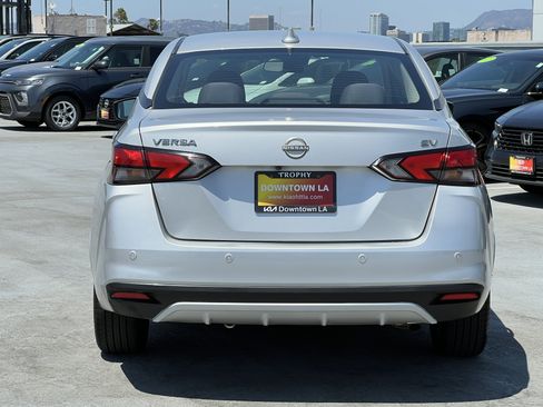 Used 2023 Nissan Versa SV FWD image 6