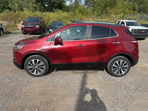 Used 2021 Buick Encore Preferred image 2