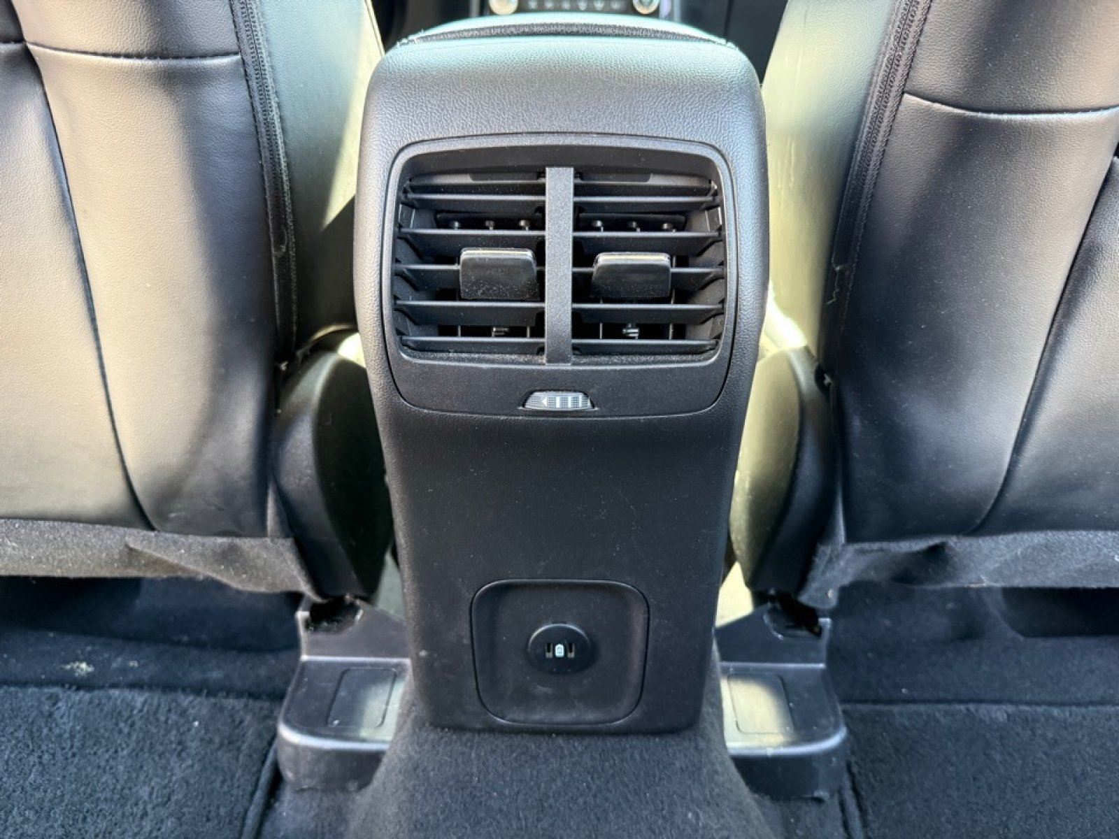 Used 2024 Ford Escape Platinum AWD/4WD image 34
