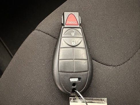Used 2021 Jeep Cherokee Latitude AWD/4WD image 21
