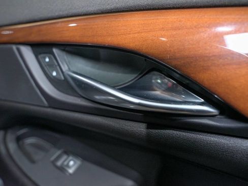 Used 2018 Cadillac Escalade ESV Luxury image 38