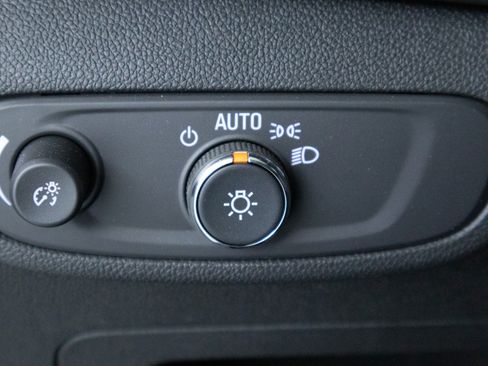 Certified 2026 Chevrolet TrailBlazer LT w/ LT Cold Weather Package FWD image 24