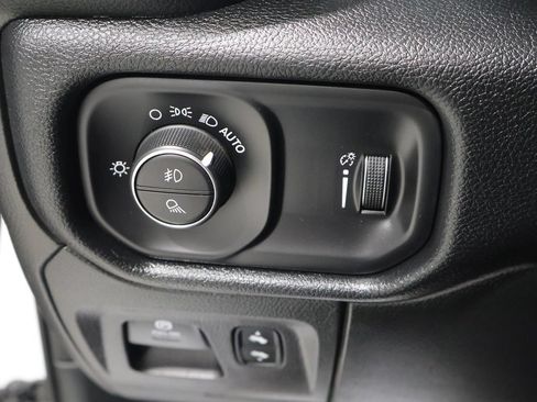 Used 2021 RAM 1500 Big Horn AWD/4WD image 4