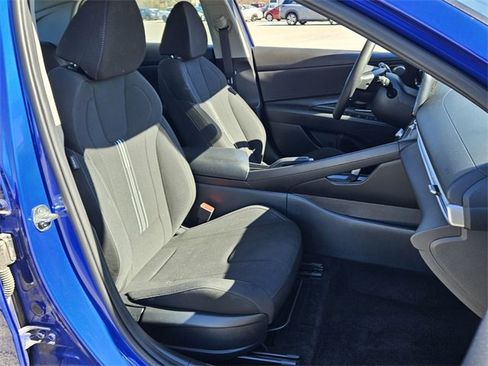 Used 2024 Hyundai Elantra SEL image 15
