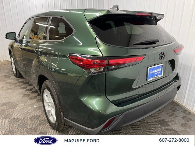 Used 2023 Toyota Highlander L FWD image 9