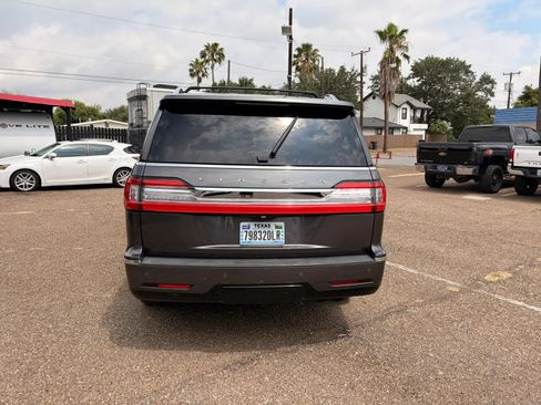 Used 2018 Lincoln Navigator Reserve w/ Technology Package AWD/4WD image 7