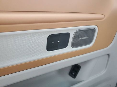 New 2025 Volkswagen ID. Buzz 1st Edition image 16