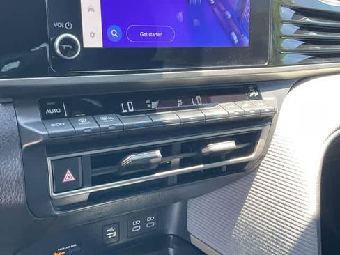 Used 2025 Toyota Camry SE w/ Convenience Package FWD image 23