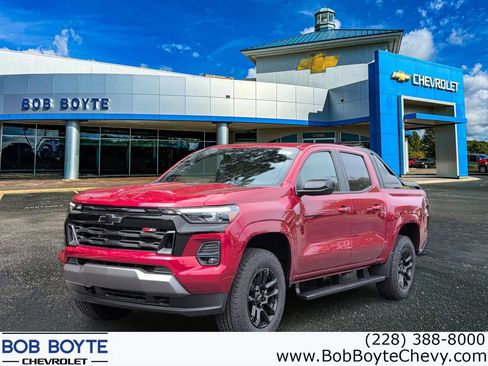 New 2026 Chevrolet Colorado Z71 w/ Midnight Edition AWD/4WD image 1