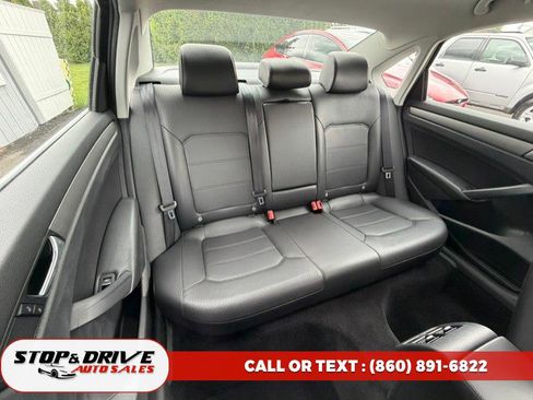 Used 2014 Volkswagen Passat 1.8T SE FWD image 17