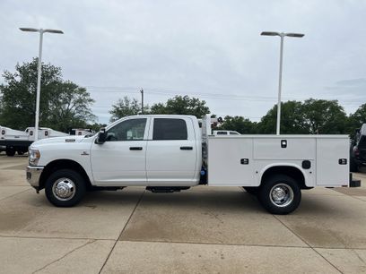 New 2024 RAM 3500 Tradesman w/ Chrome Appearance Group