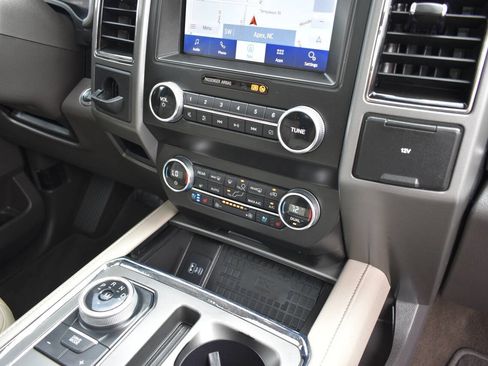 Used 2021 Ford Expedition XLT RWD image 27